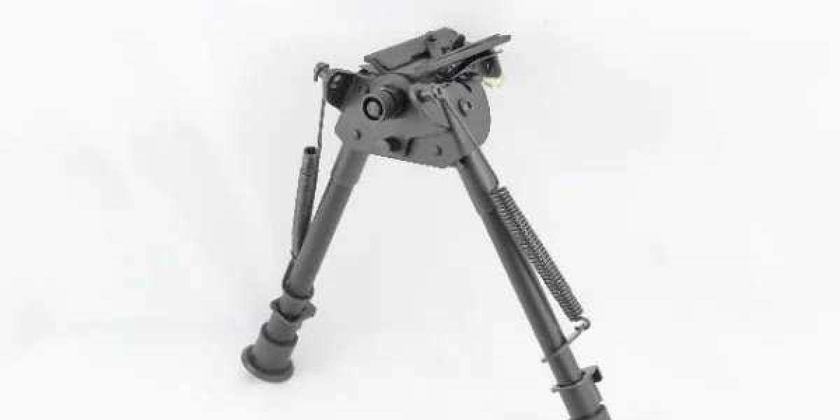 Bipod: ultra-light and tiltable to adapt to uneven terrain
